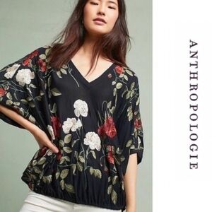 Anthropologie Akemi + Kin  Embroidered Floral Loose Short Sleeve V-neck Top